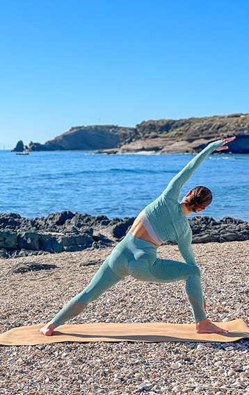 Yoga camping bord de mer