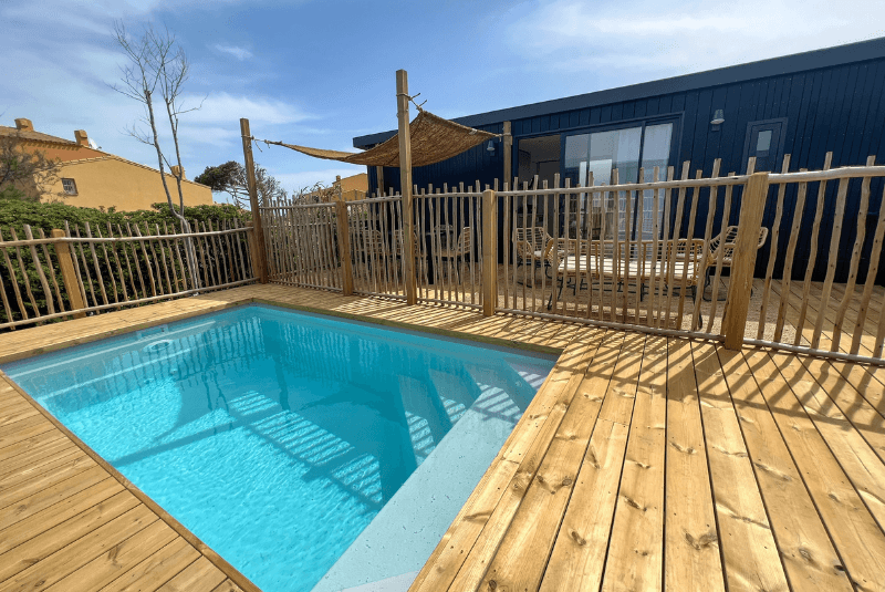Terrasse-Cottage-pool.png