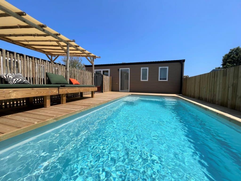 hebergement grande famille avec piscine privée camping cap d'agde la clape village