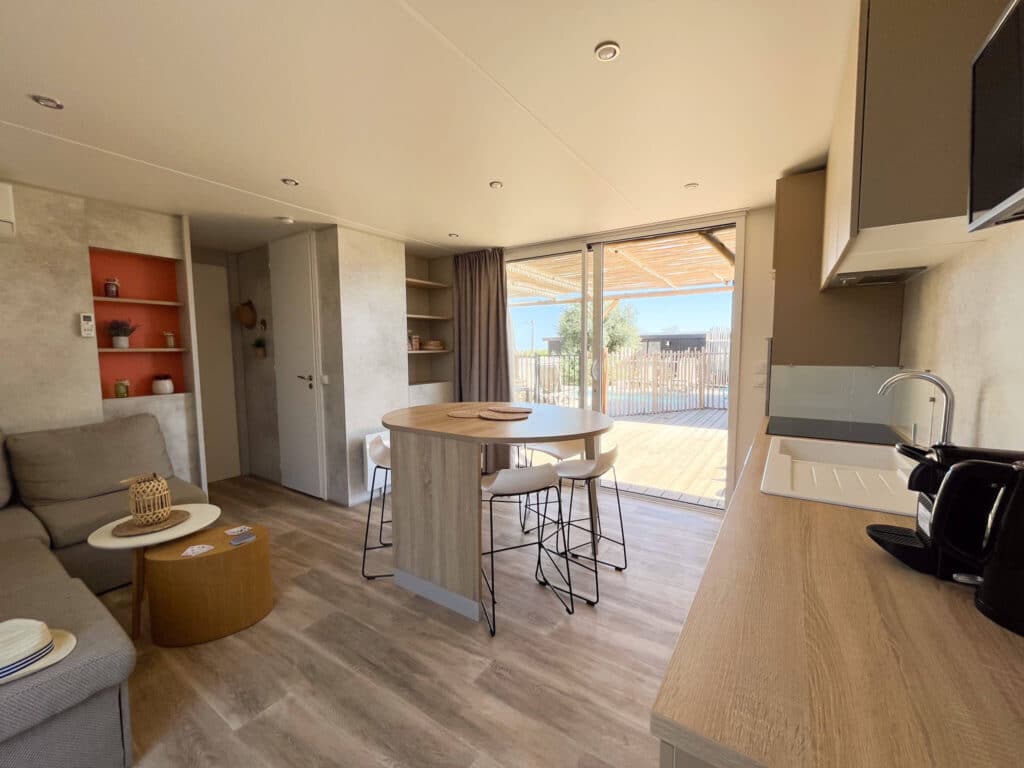 cottage tribu pool 4 chambres hebergement grande famille camping la clape village cap d'agde