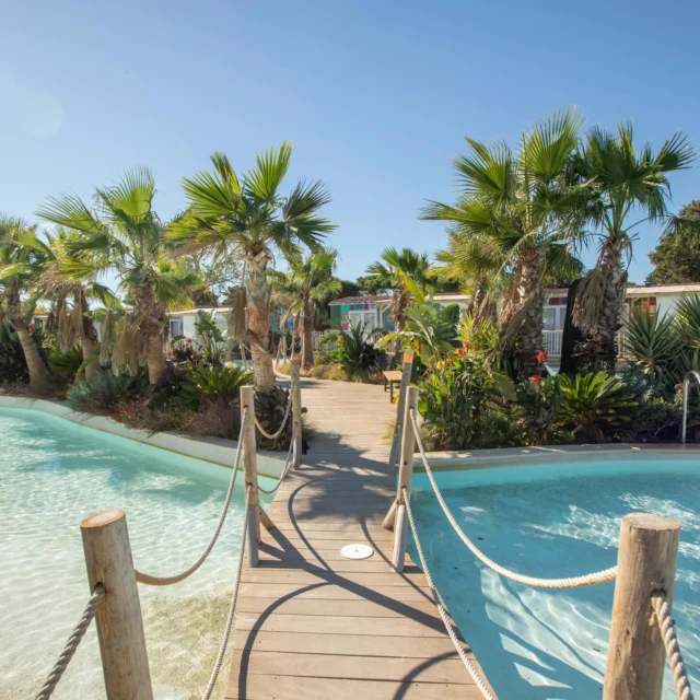 À La Clape Village, l’éco-chic se vit à travers chaque détail 🌿
Des matériaux naturels, une architecture intégrée à son environnement, des espaces végétalisés et une atmosphère apaisante pensée pour reconnecter à l’essentiel ✨

Une autre façon de vivre les vacances, entre élégance discrète et nature méditerranéenne ☀️

#EcoChic #CampingDeLuxe #CapDAgde